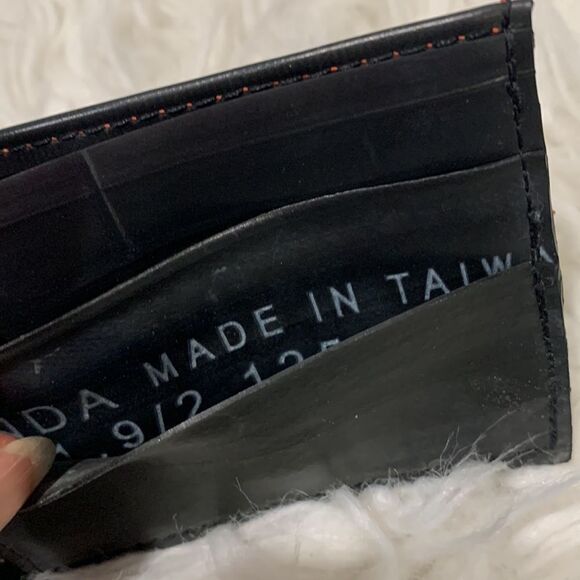 ALCHEMY Goods Recycled Bicycle iInner Tubes Franklin Wallet Black/Orange Men’s - Picture 5 of 9